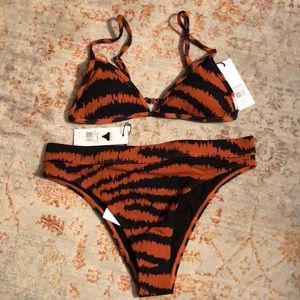 NWT Tiger print billabong bikini